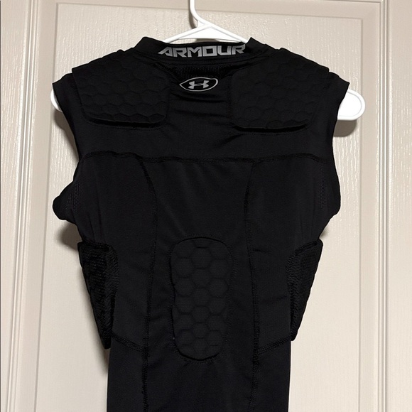 Men’s Size S, Under Armour Game Day Armour Pro 5-Pad Integrated Football Shirt - Picture 2 of 7